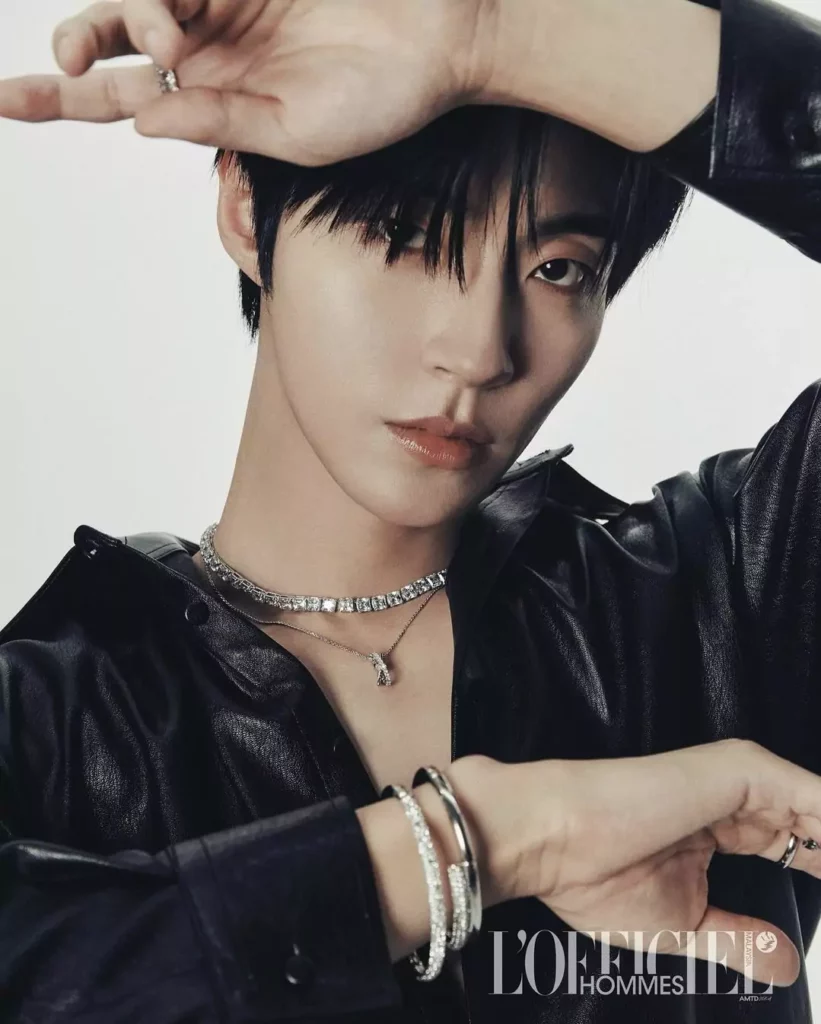 Hwan in youp L'officiel hommes 2024