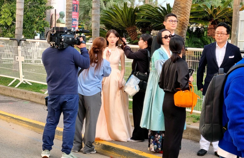 Lee Lu-da Tapis rose de Canneseries avril 2024 Photo Nikki Terlon Rinza noodle house