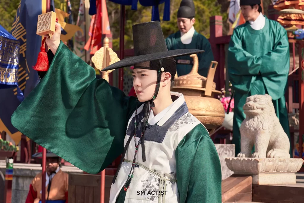 Missing crown prince - EXO Suho