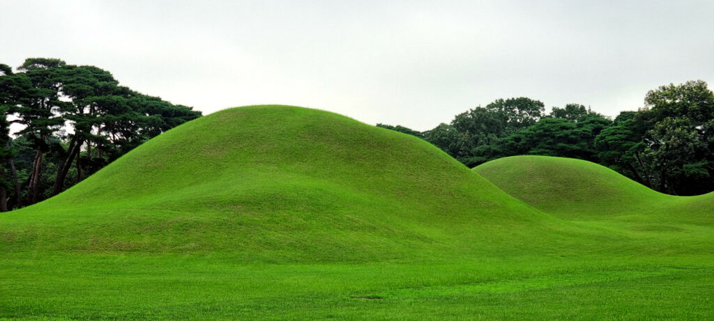 Gyeongju Corée du Sud Tumulus - Photo Nikki Terlon