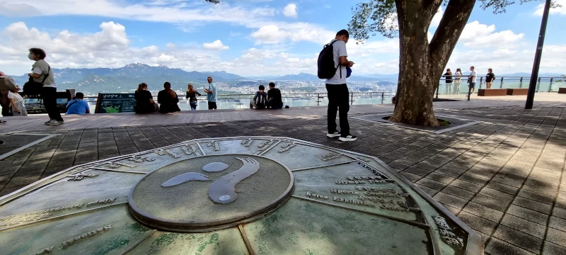 Namsan Tower - Photo Nikki Terlon - juillet 2024